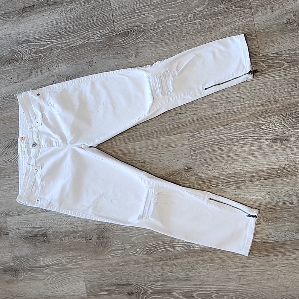 G By Guess white jeans. Size 28
